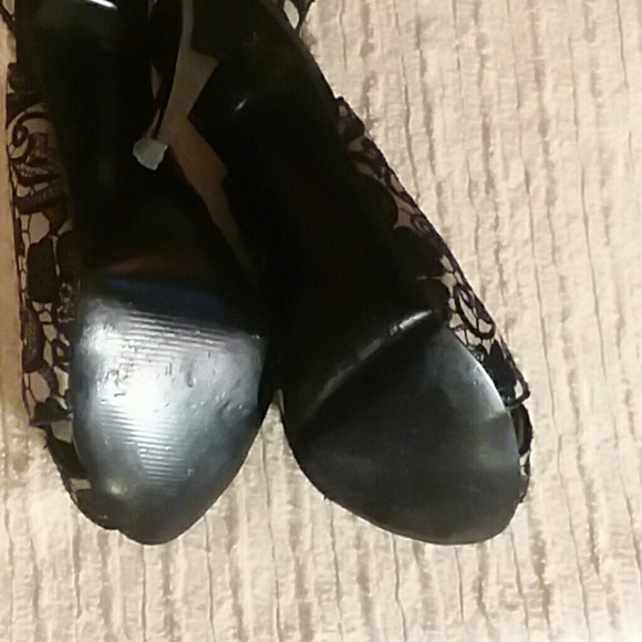 Guess Shoes - Picture 4 of 4